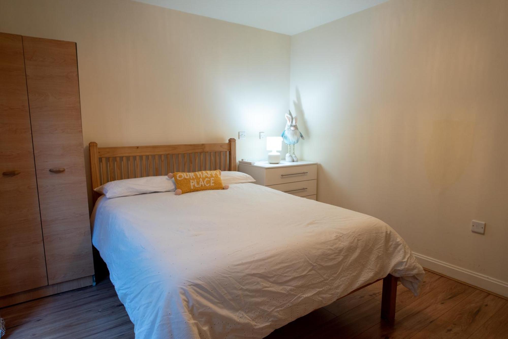 Spacious 1 Bed Apartment With Workspace, Coffee & Free Secure Parking Birmingham Esterno foto