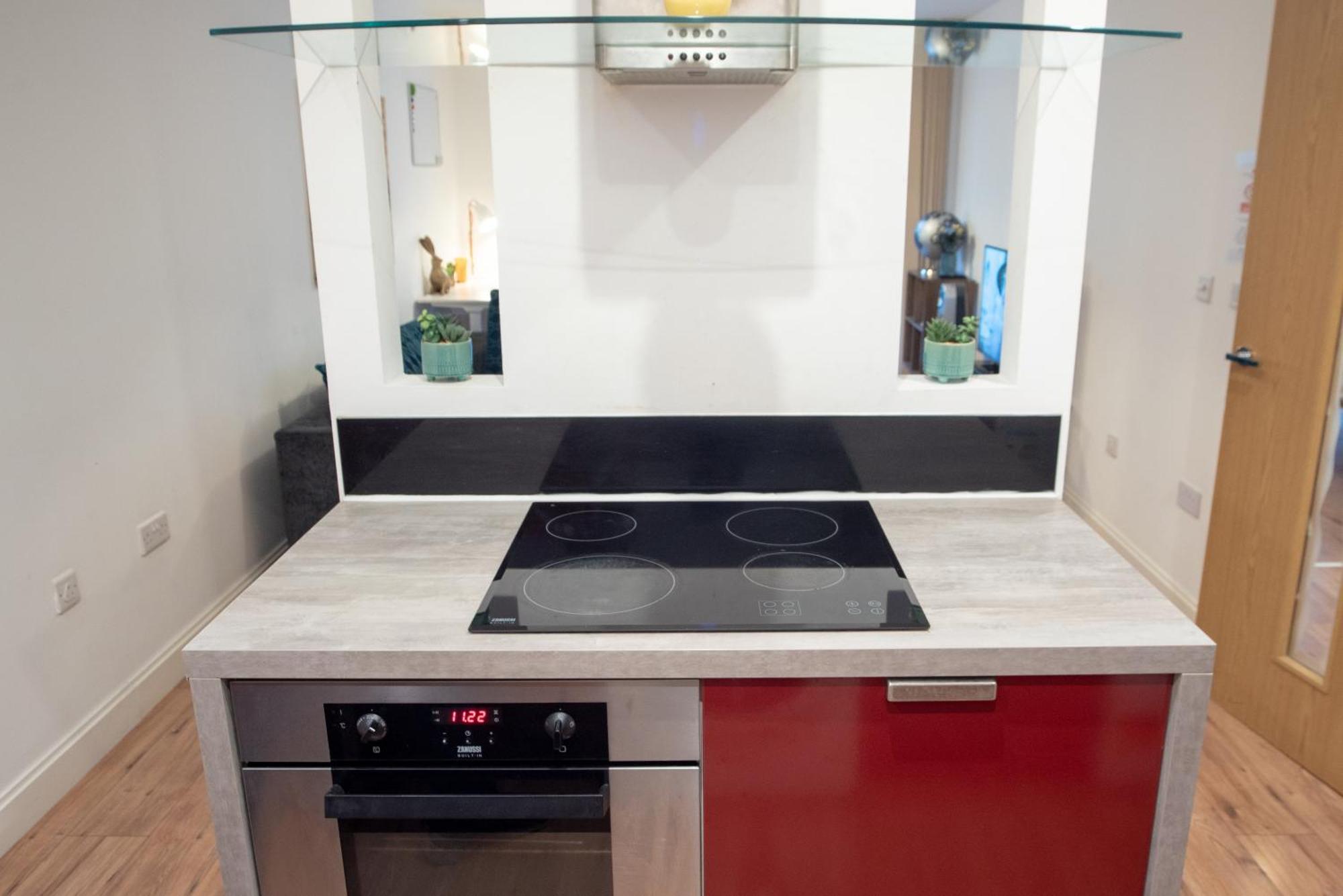 Spacious 1 Bed Apartment With Workspace, Coffee & Free Secure Parking Birmingham Esterno foto